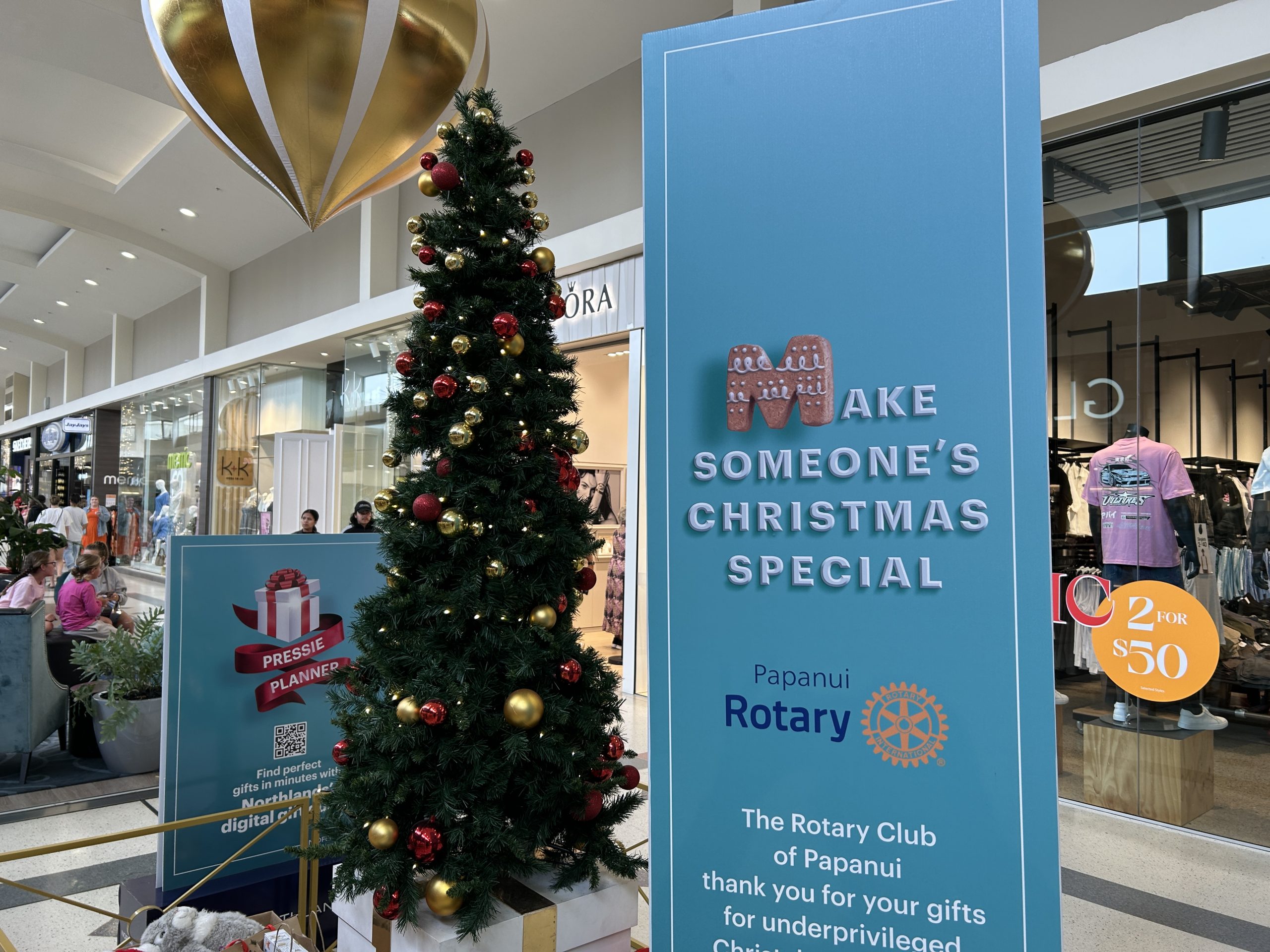 PAPANUI ROTARY GIVING TREE