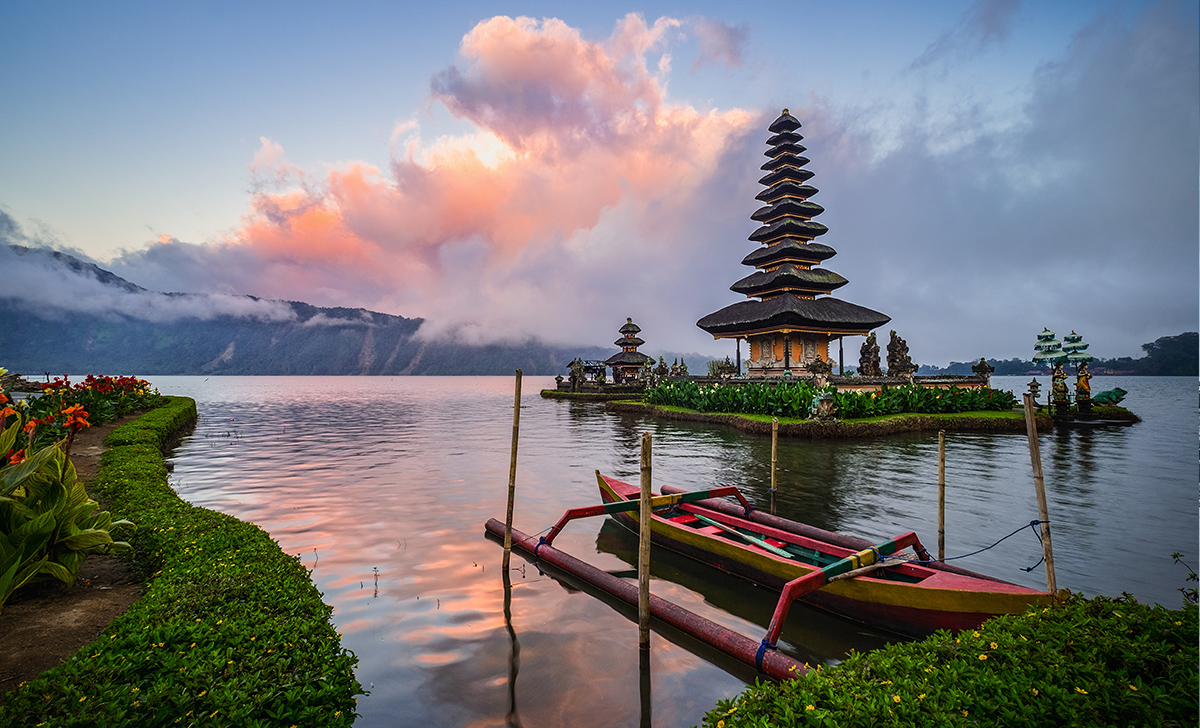 Bali- Pura Bratan, Bali, Indonesia
