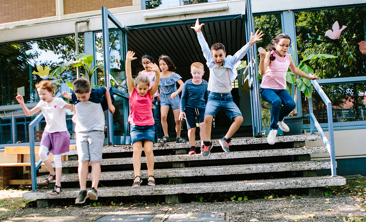 SCHOOL HOLIDAYS INSIDE & OUTSIDE