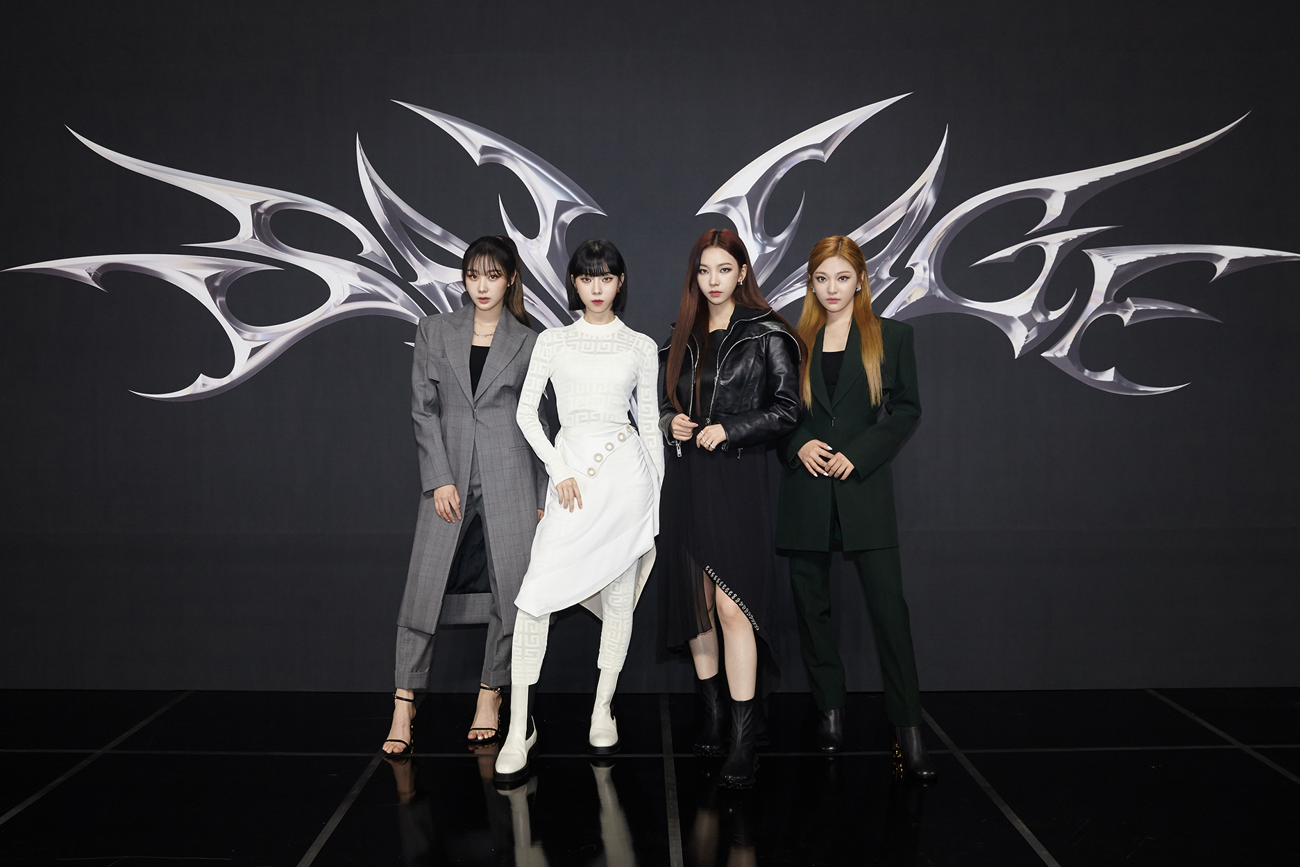 W Korea 유방암 캠페인 '논란의 중심'…BTS·aespa 참석한 행사 '셀러브리티 파티'로 비난