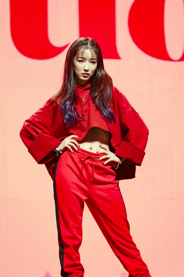 K-POP, 국내외 차트 이분화 현상 심화…글로벌 성공 vs 국내 기반 약화