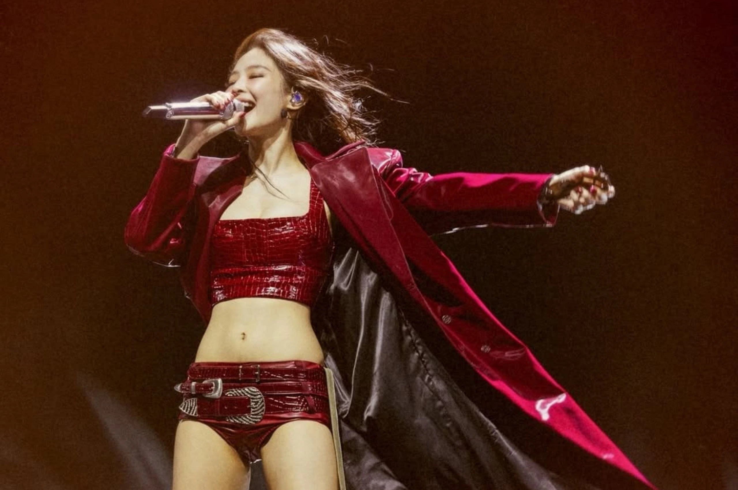 제니, 빌보드 'HOT 100' 3곡 동시 차트인으로 K-팝 여성 솔로 신기록 수립