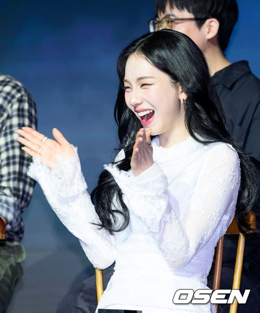 6월 대선 앞두고 K팝 아이돌들, 정치적 상징 자제…'V자 제스처' 논란