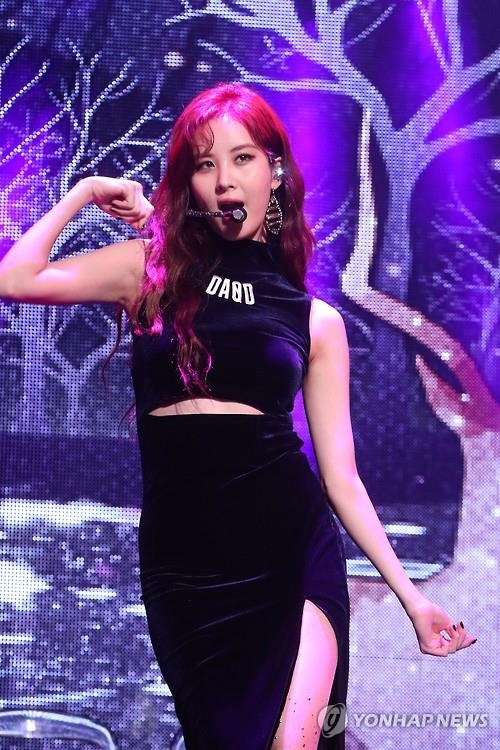 타이탄 첫 K-팝 걸그룹 '앳하트', 7인 멤버 전원 공개…2025년 여름 정식 데뷔