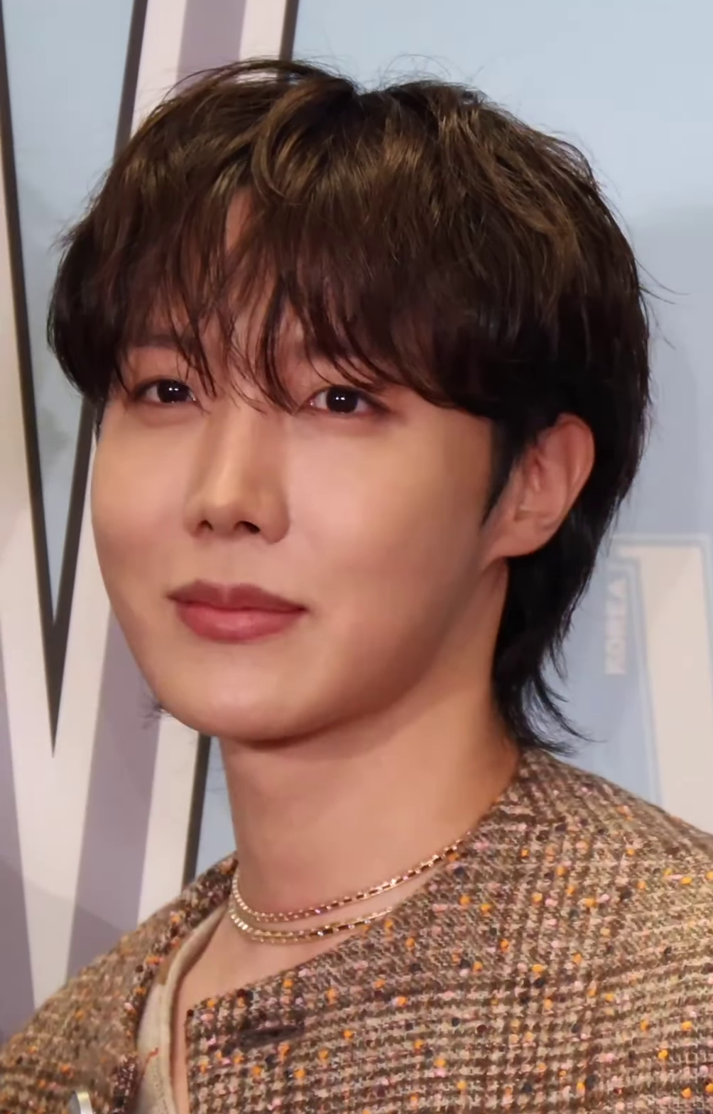 2025 K-POP 최고의 곡들, YG 아티스트들 글로벌 인정받다