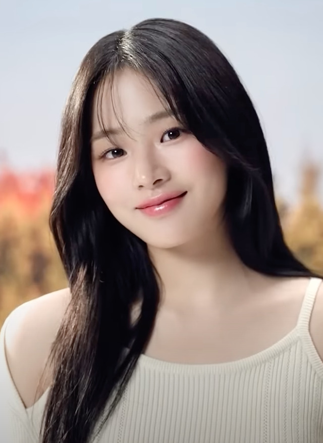 K-POP 아이돌, 명함 모르기부터 커피 마시기까지 '불가능한 기준'에 속속 사과