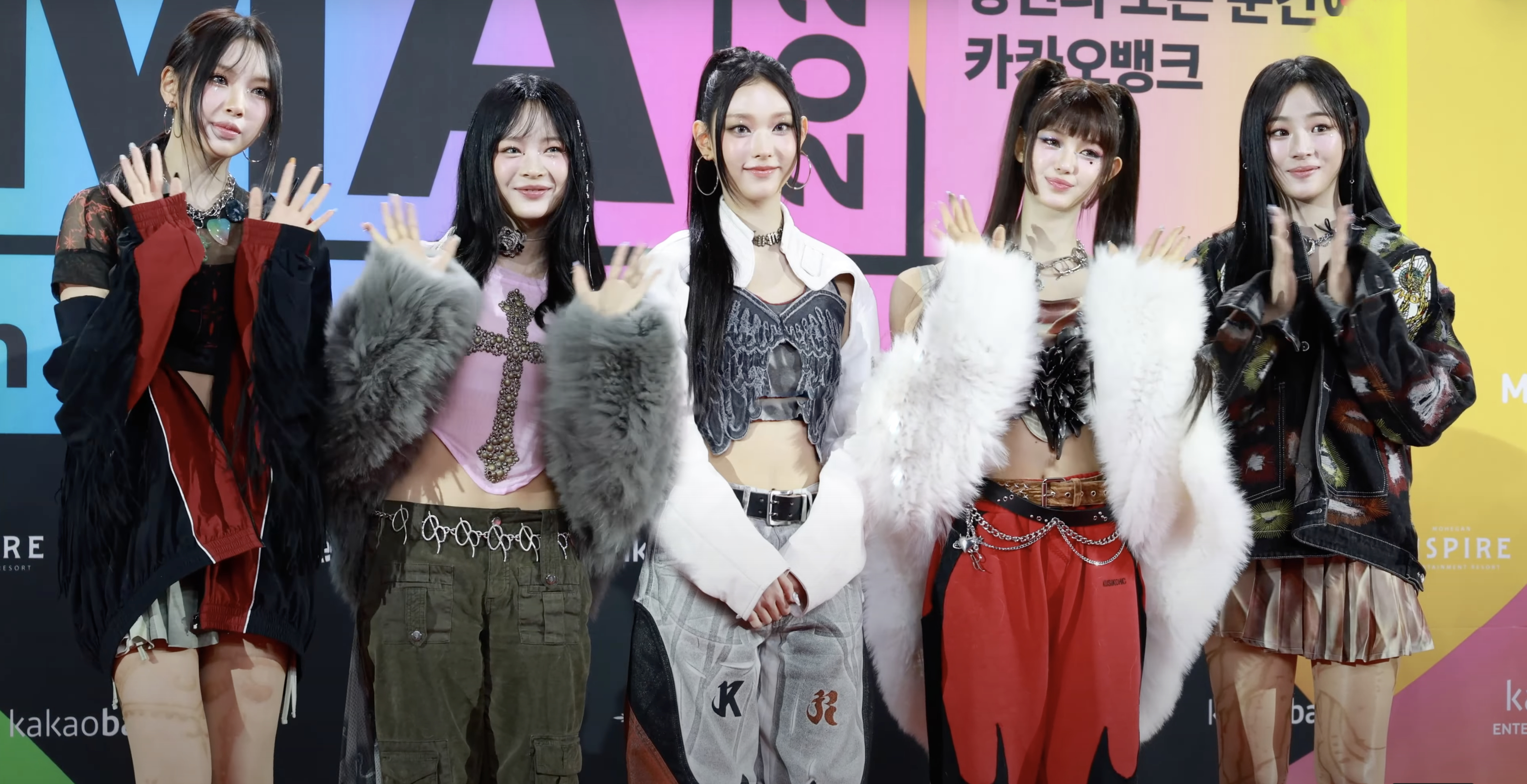 뉴진스, 2023년 미국 CD 판매량 5위 등극…K-팝 여성 아티스트 최고 성적