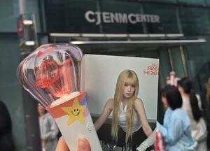 케이팝 산업의 구조적 문제 노출, 여성 아이돌 착취와 부실 정산 심각