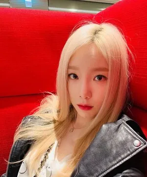 K-POP 아이돌 정신건강 위기, '완벽한 이미지 강요'와 취소 문화가 부르는 비극
