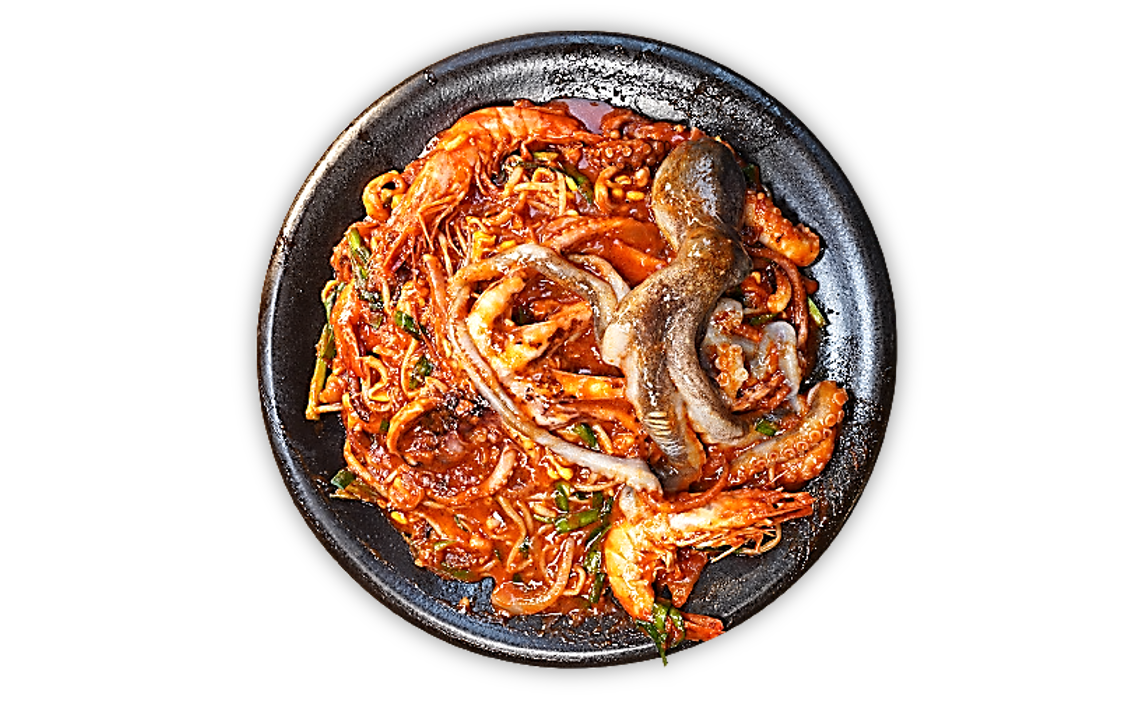 Gebratener lebender Oktopus und Meeresfrüchte in scharfer Sauce 1