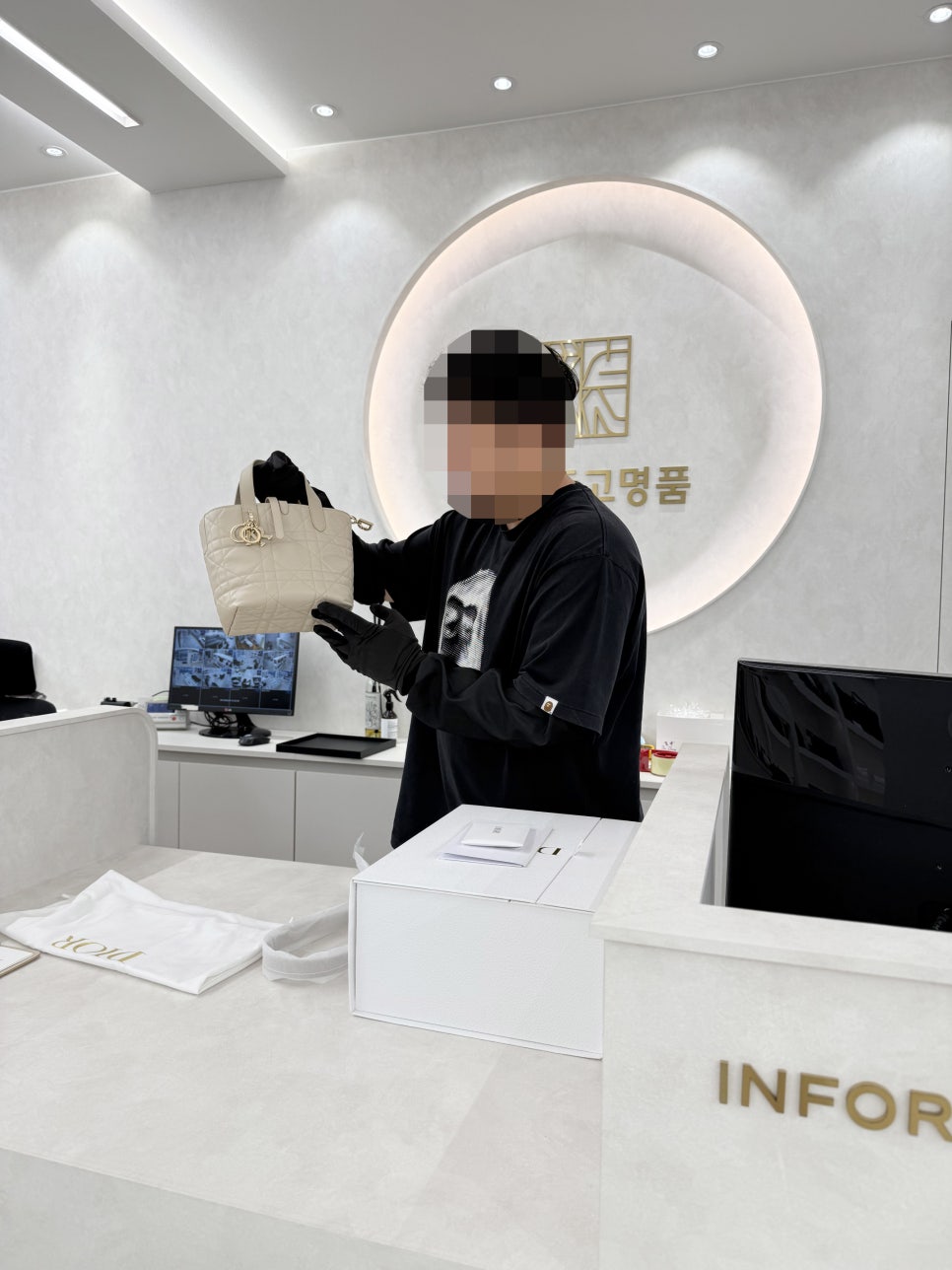 Dior中性竖形小包回收