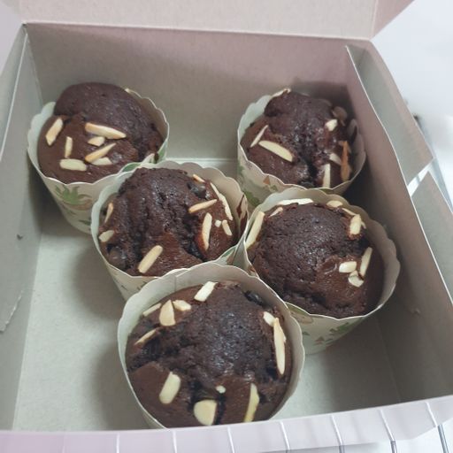 Almond Chocolate Chip Muffin (5 pieces)