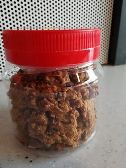 CHOCOLATE CHIPS WALNUT COOKIES in Small Tin 巧克力核桃曲奇（小罐）