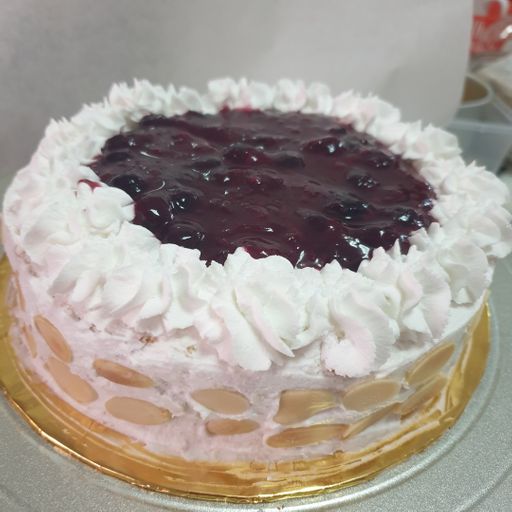 Mixed Berry Cake (800g) Reduced Sugar, Reduced Cream