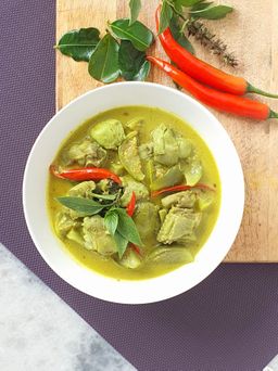 Thai Green Curry Chicken [Gaeng Keow Wan Gai]