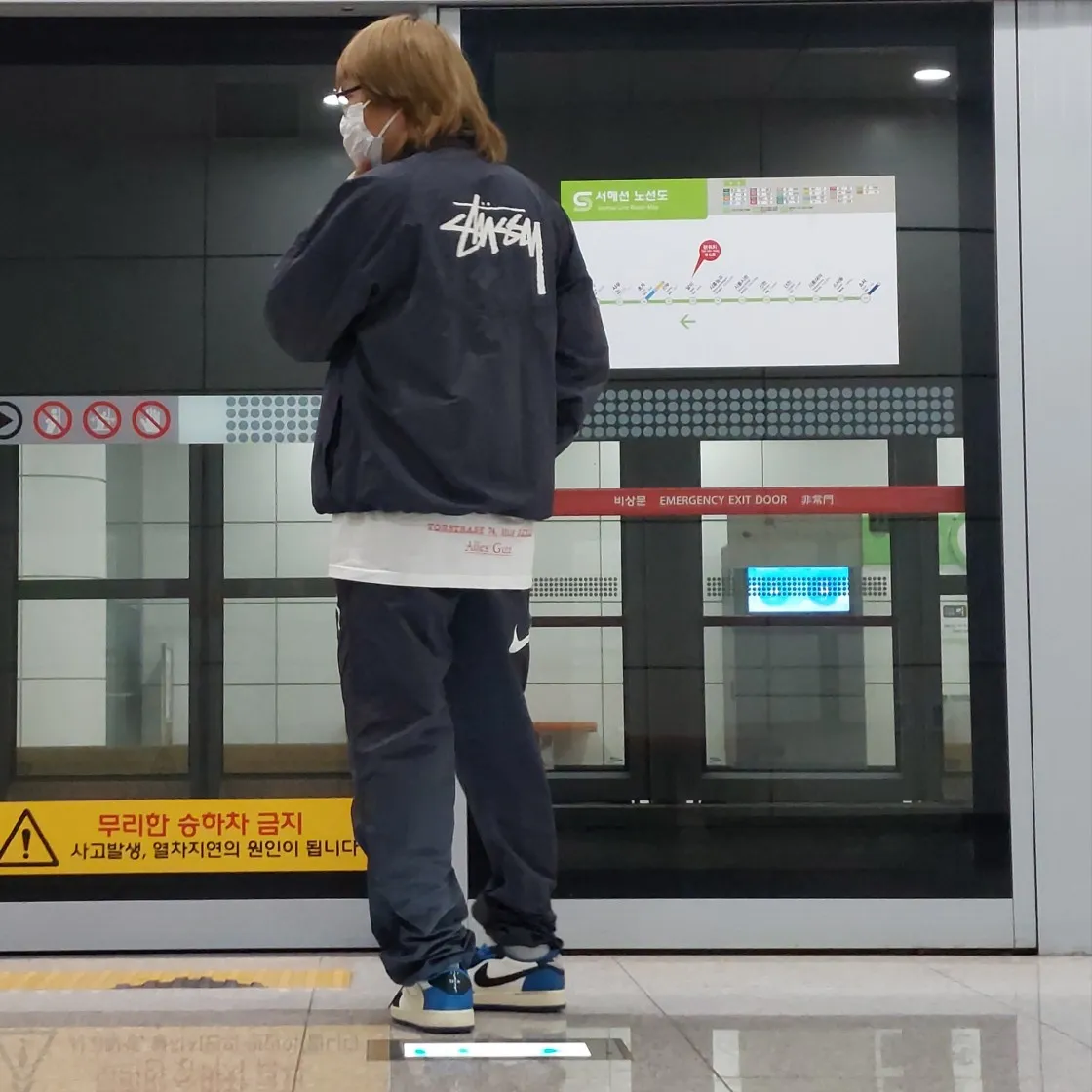 슈프림 베를린 박스로고 티셔츠 화이트 - 21FW thumbnail 7