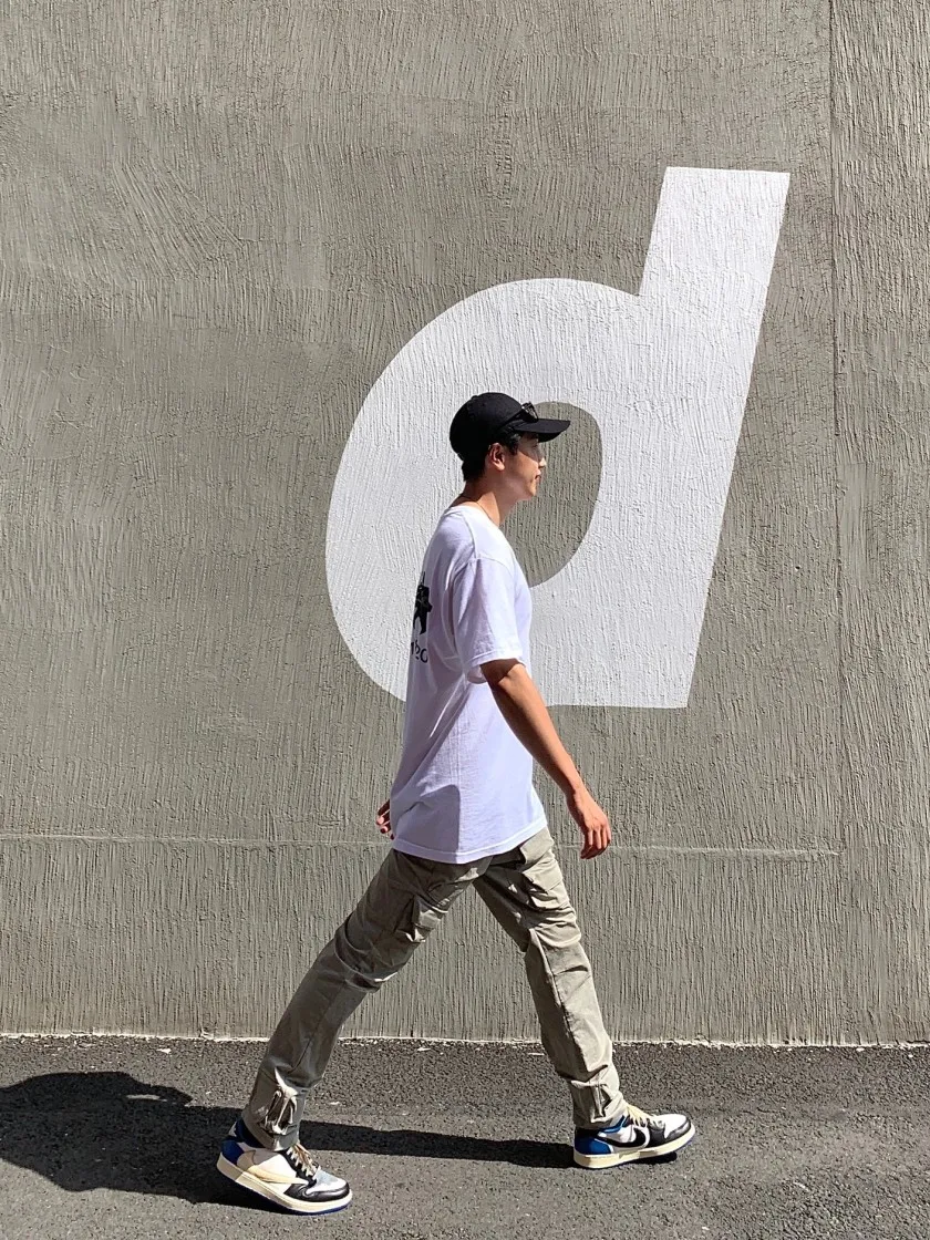 스투시 x CDG 서프맨 티셔츠 화이트 thumbnail 6