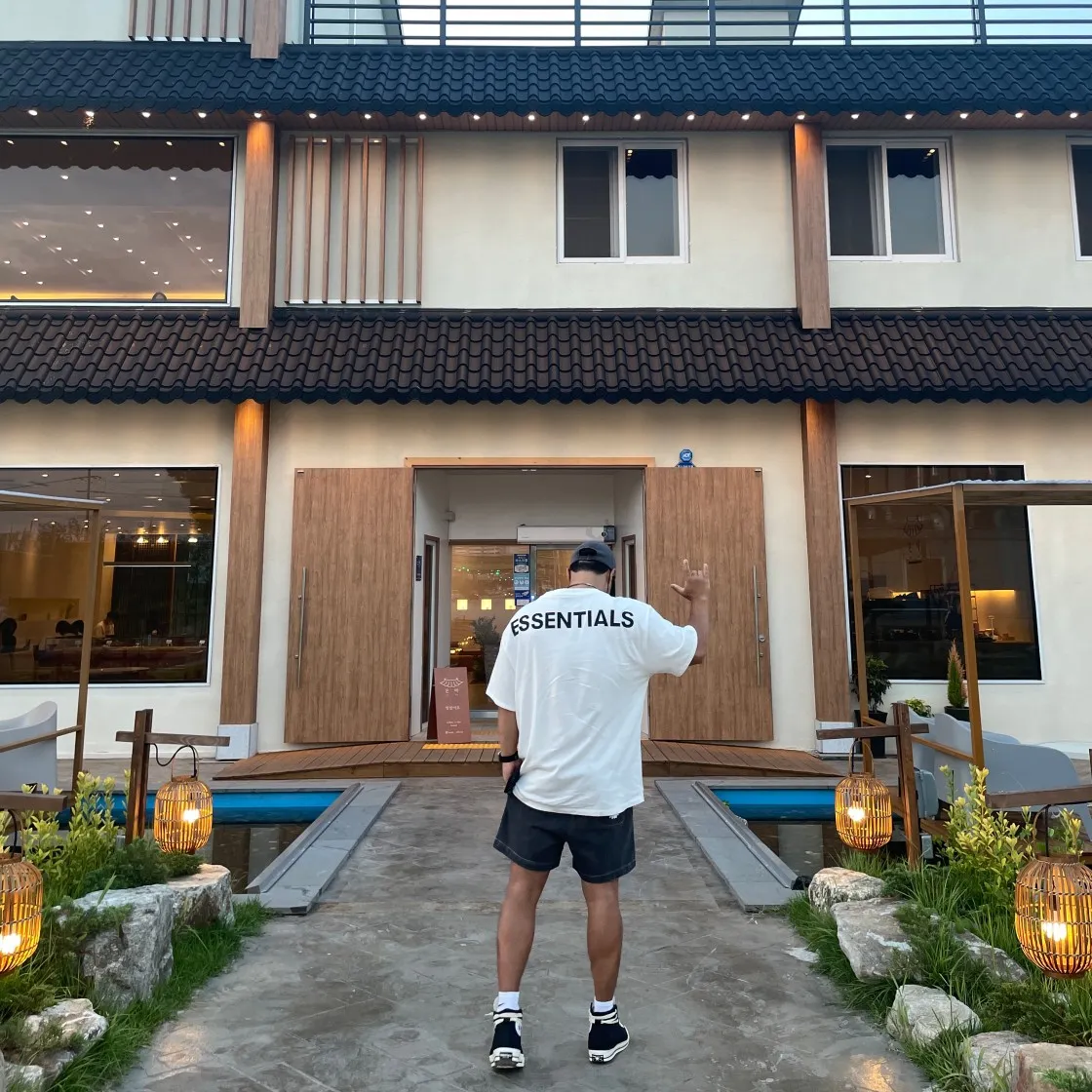 에센셜 티셔츠 오트 - 노드스트롬 한정 thumbnail 5