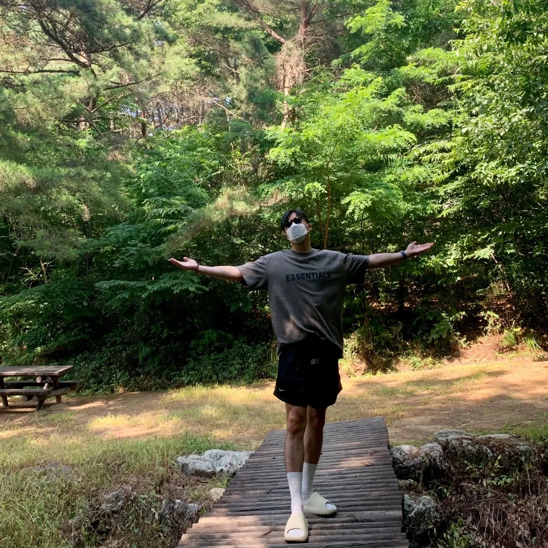 에센셜 3D 실리콘 아플리케 박시 티셔츠 시멘트 - 20FW thumbnail 8