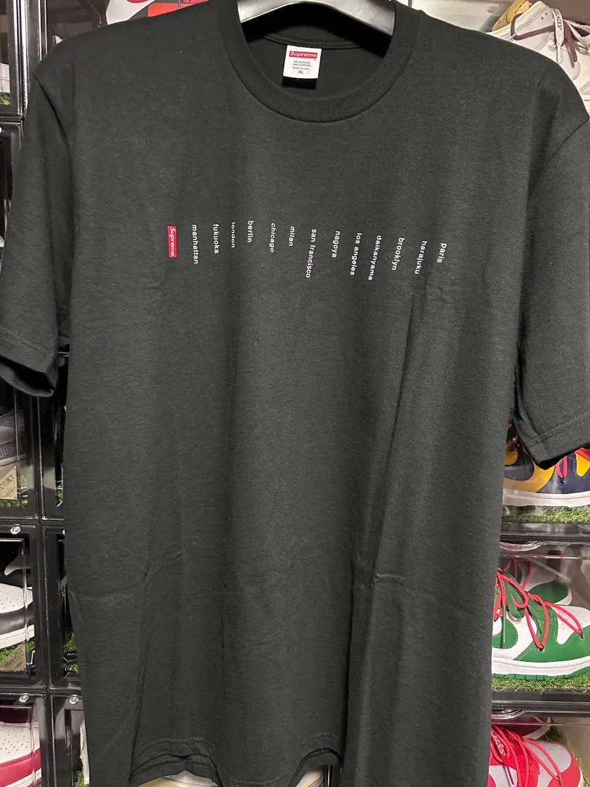 슈프림 로케이션 티셔츠 블랙 - 23SS thumbnail 2