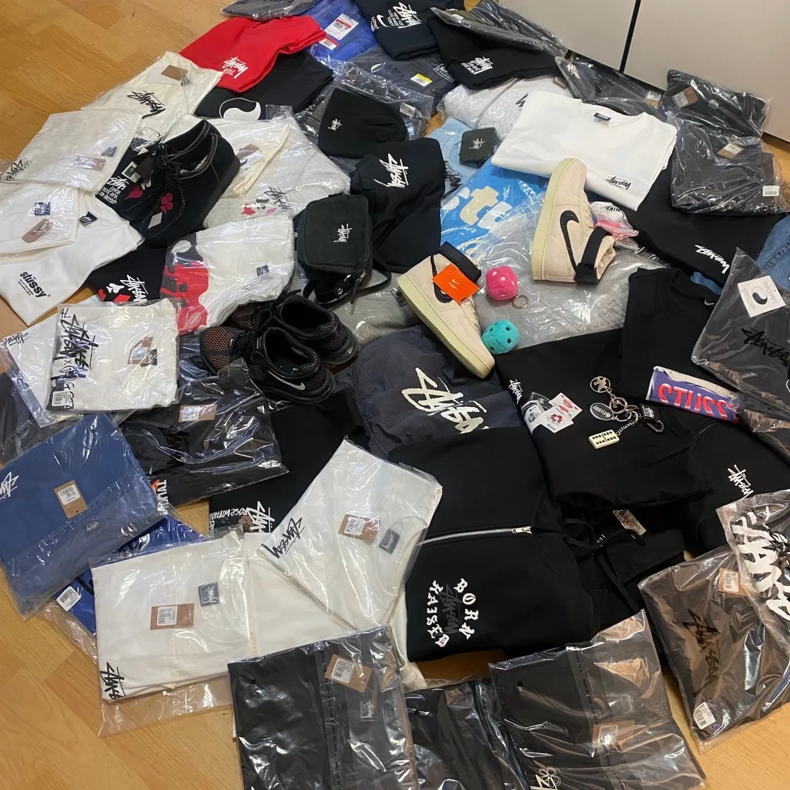 스투시 x CPFM 하트 티셔츠 thumbnail 3