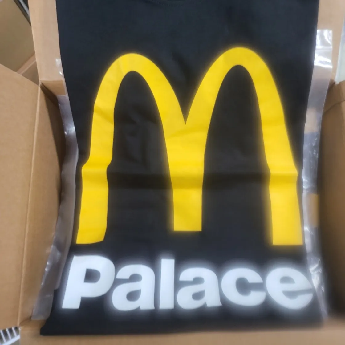 팔라스 x 맥도날드 로고 티셔츠 블랙 - 23FW thumbnail 2