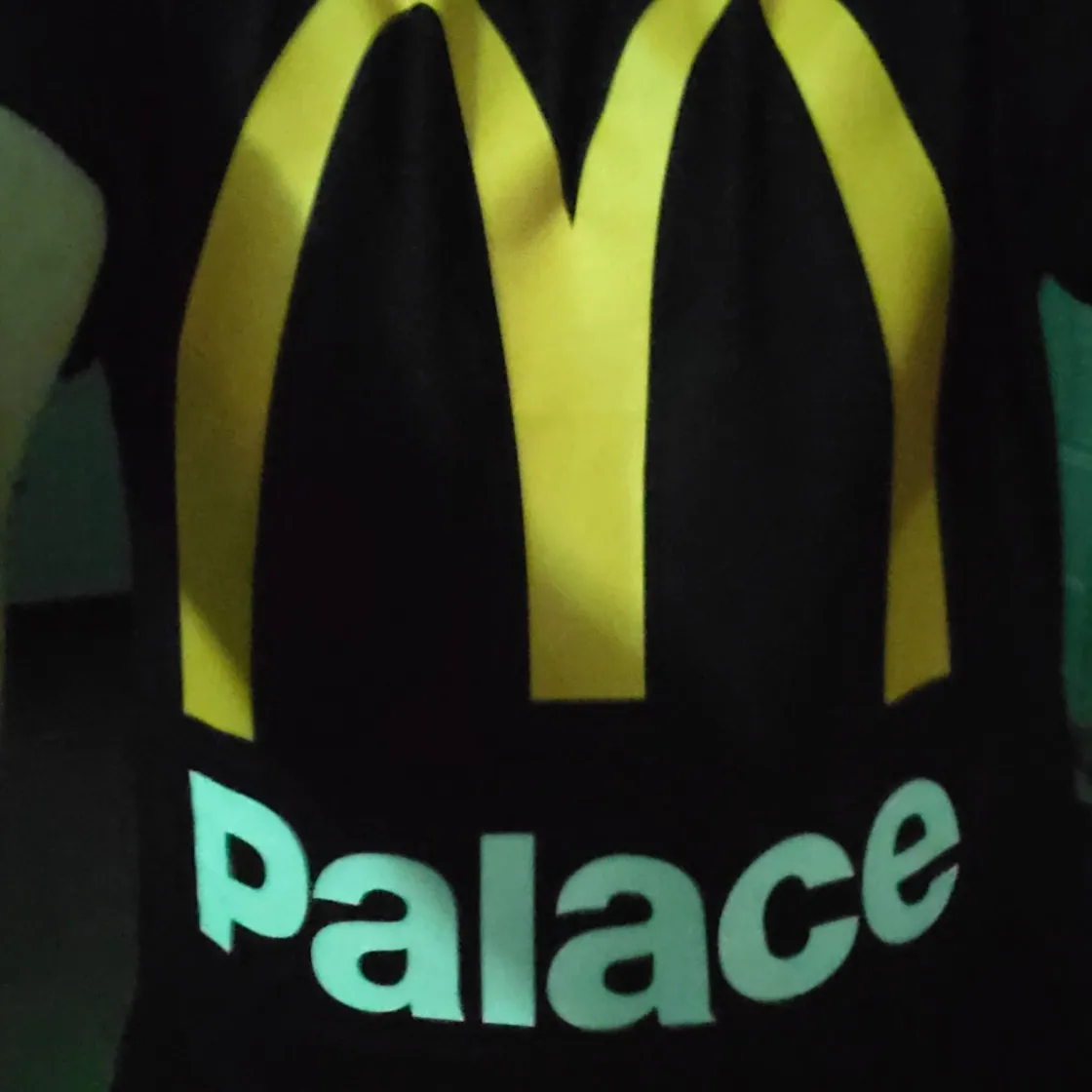 팔라스 x 맥도날드 로고 티셔츠 블랙 - 23FW thumbnail 3