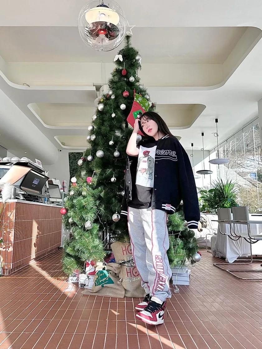 슈프림 안드레 3000 티셔츠 블랙 - 22FW thumbnail 4