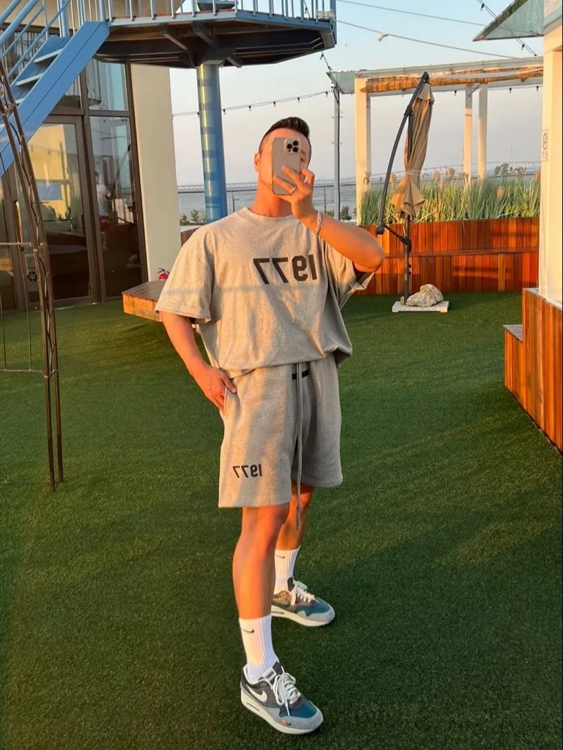 에센셜 1977 티셔츠 다크 오트밀 - 22SS thumbnail 5