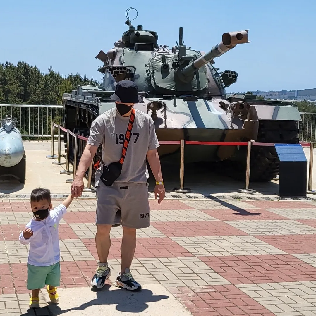 에센셜 1977 티셔츠 다크 오트밀 - 22SS thumbnail 7