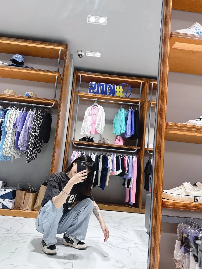 에센셜 1977 티셔츠 아이언 - 22SS thumbnail 6