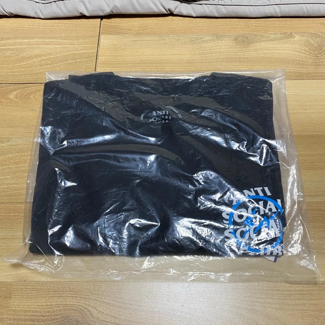 안티 소셜 소셜 클럽 x 프라그먼트 블루 볼트 티셔츠 thumbnail 2