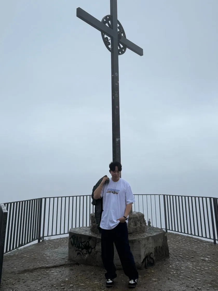 슈프림 고담 티셔츠 화이트 - 23FW thumbnail 2