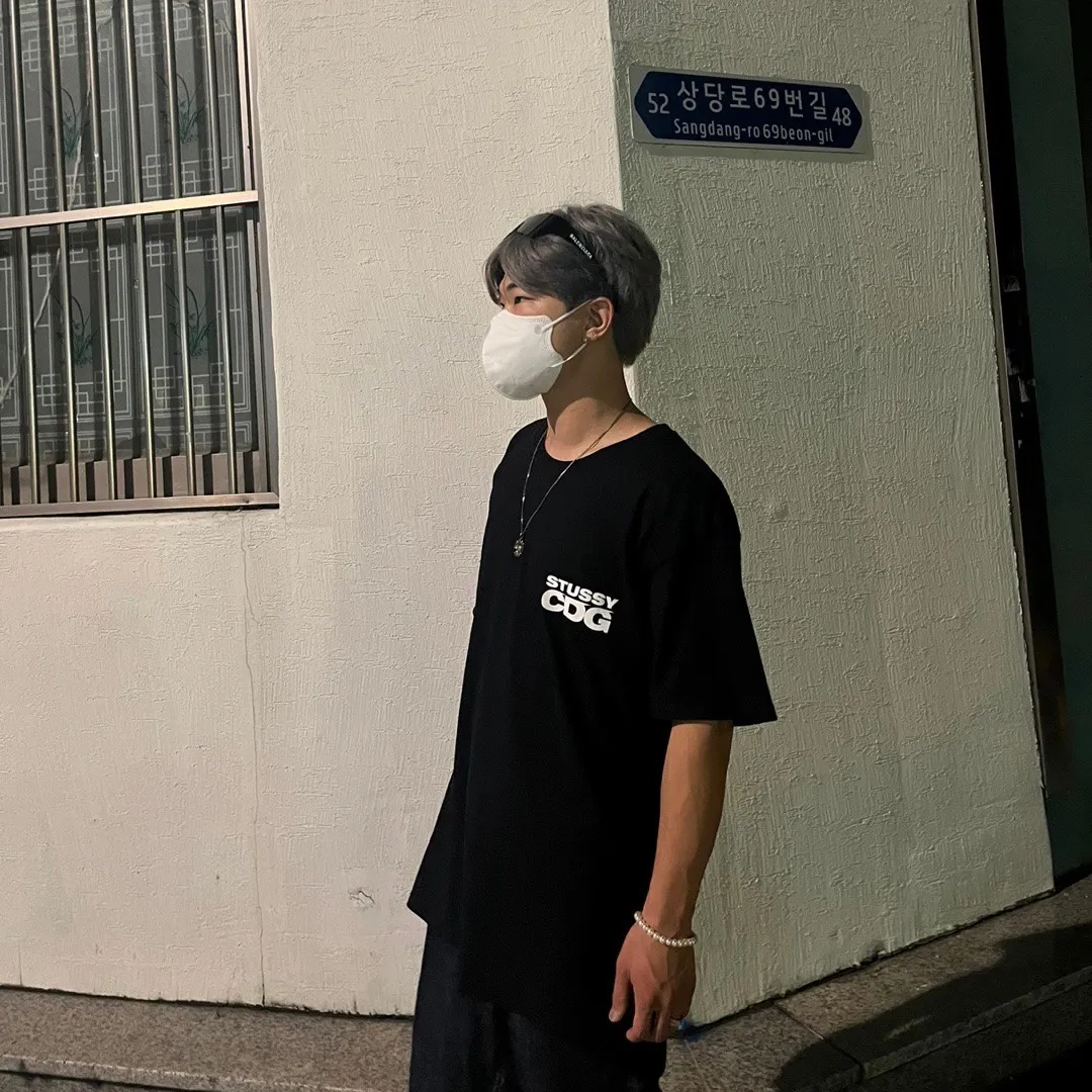 스투시 x CDG 서프맨 티셔츠 블랙 thumbnail 2