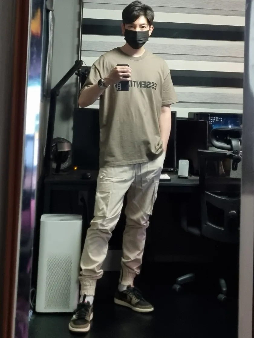 에센셜 3D 실리콘 아플리케 박시 티셔츠 토프 - 20FW thumbnail 8