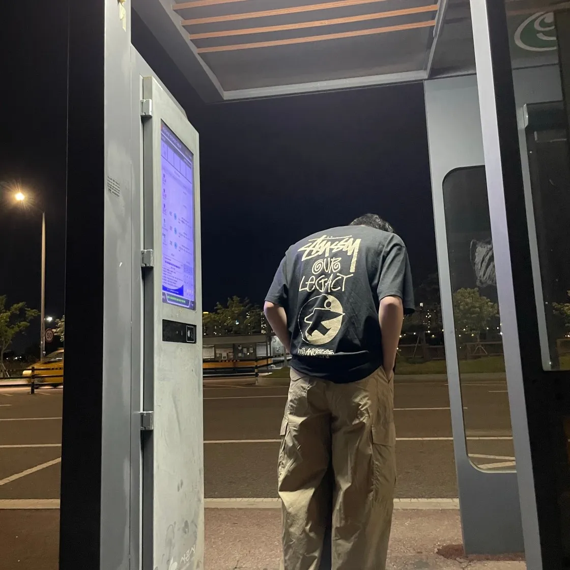 스투시 x 아워레가시 서프맨 피그먼트 다이드 티셔츠 블랙 - 21FW thumbnail 3