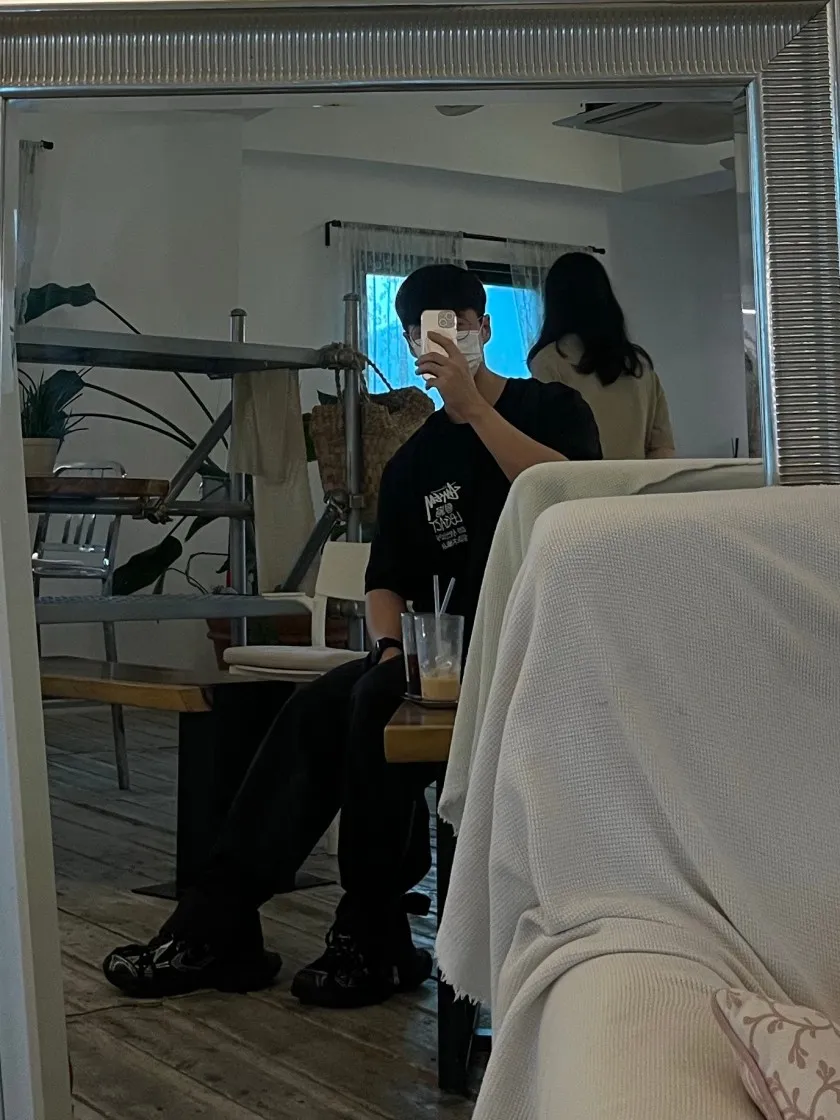 스투시 x 아워레가시 서프맨 티셔츠 블랙 - 21SS thumbnail 4