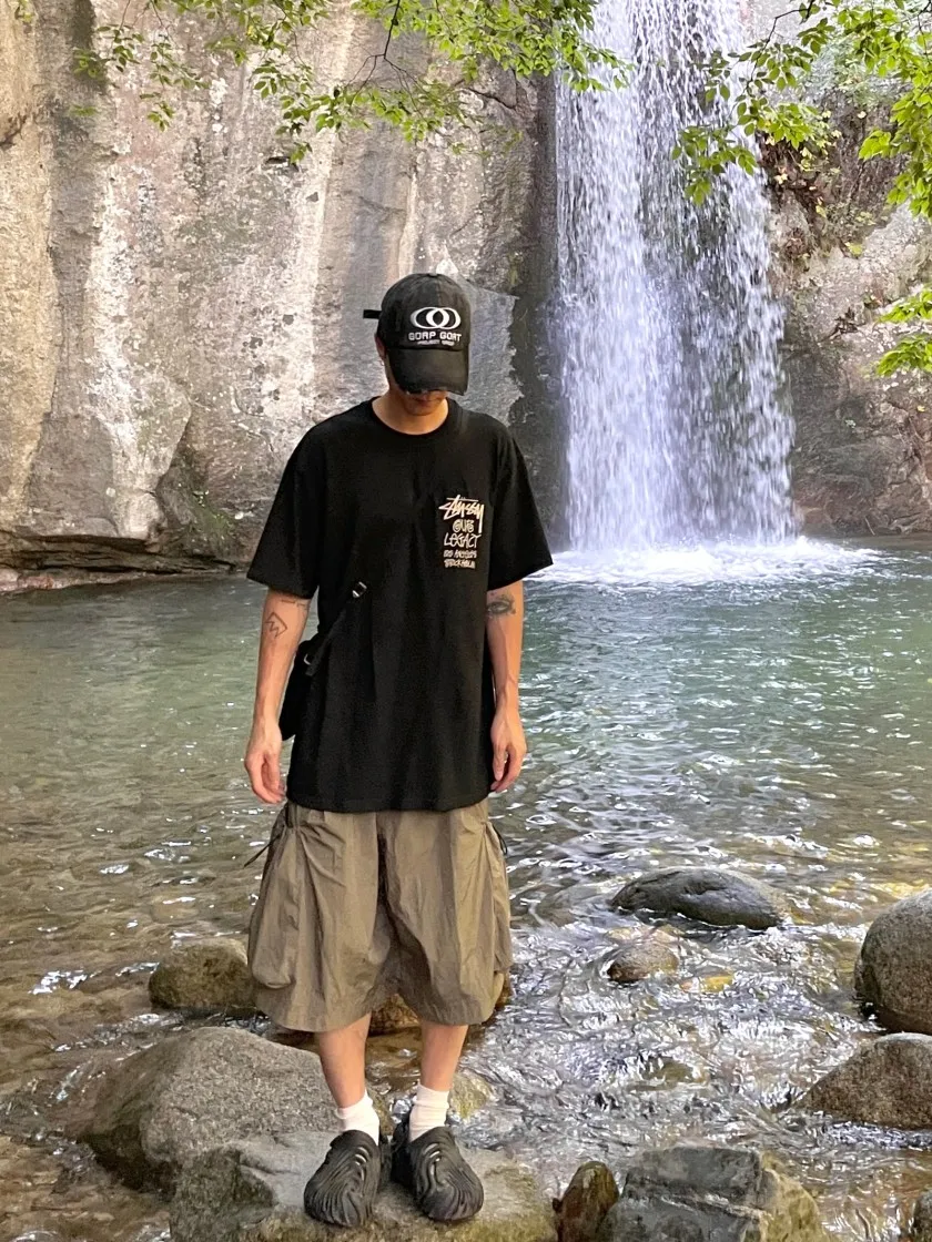 스투시 x 아워레가시 서프맨 티셔츠 블랙 - 21SS thumbnail 5