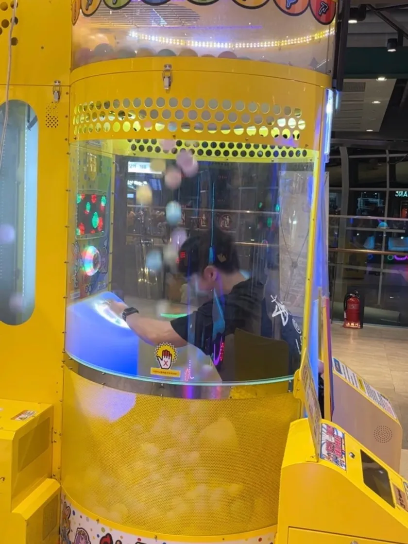 스투시 x 아워레가시 서프맨 티셔츠 블랙 - 21SS thumbnail 8