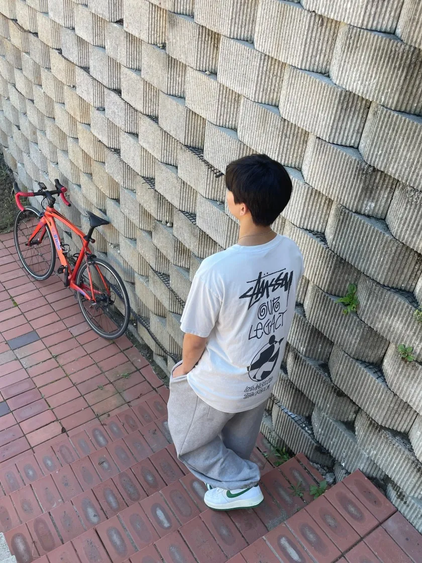 스투시 x 아워레가시 서프맨 2 피그먼트 다이드 티셔츠 내츄럴 thumbnail 4