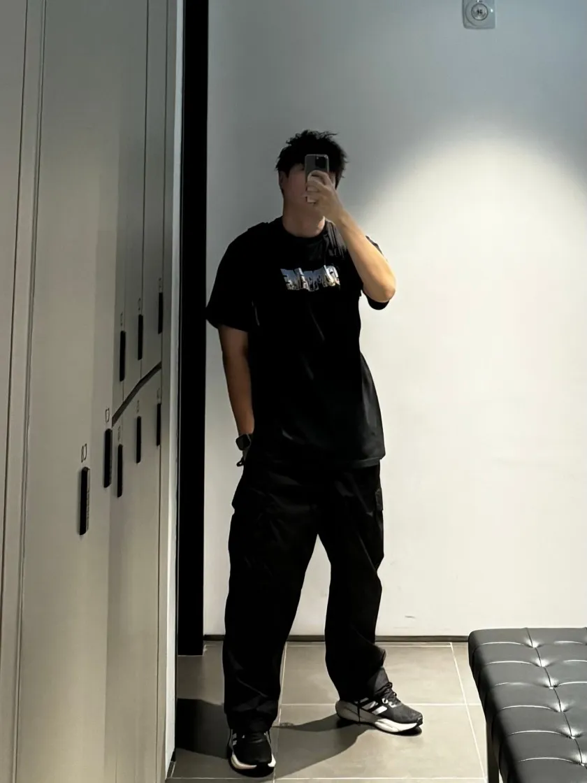 슈프림 고담 티셔츠 블랙 - 23FW thumbnail 4