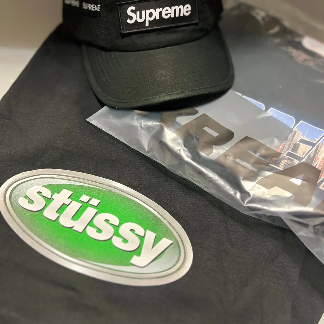 슈프림 고담 티셔츠 블랙 - 23FW thumbnail 6