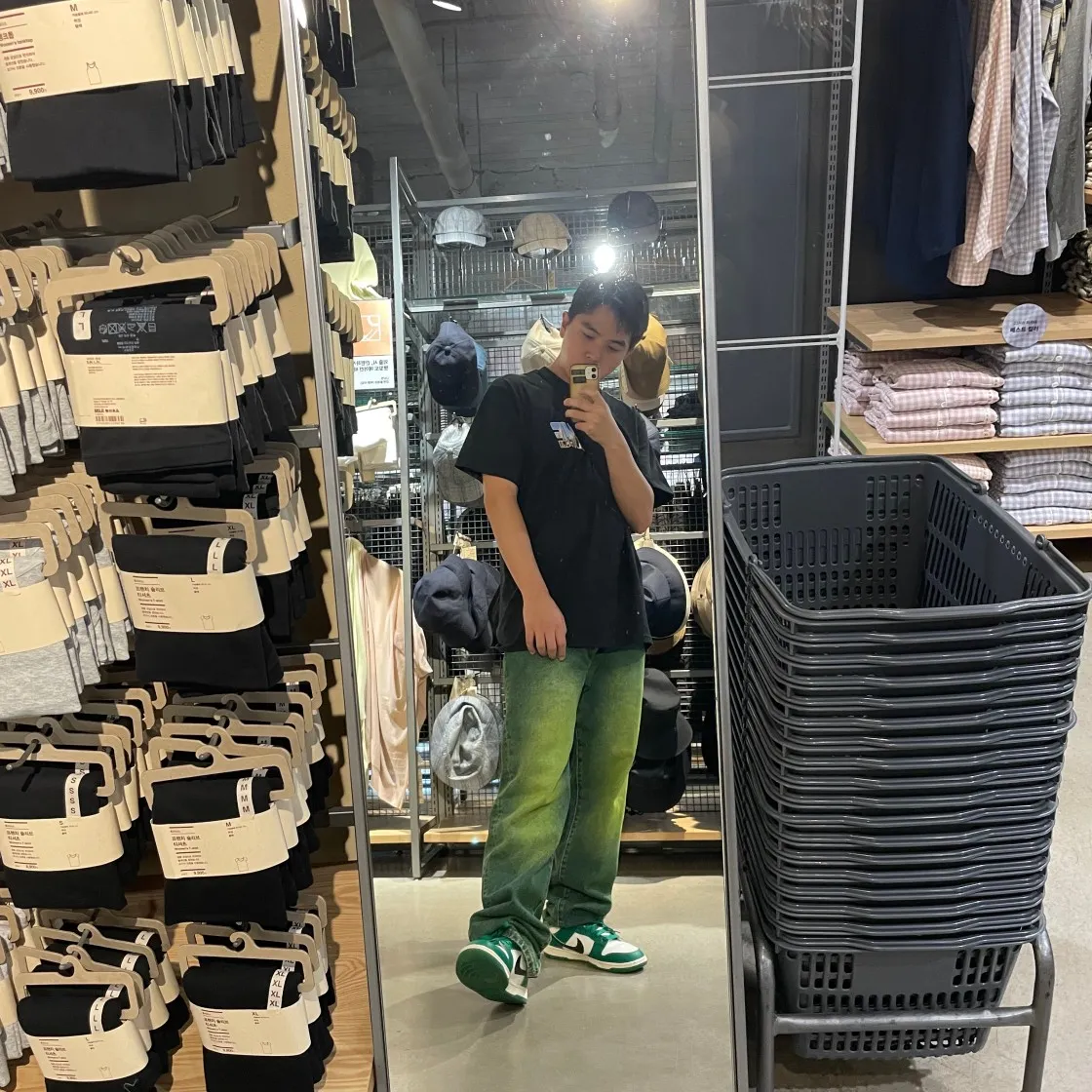 슈프림 고담 티셔츠 블랙 - 23FW thumbnail 8