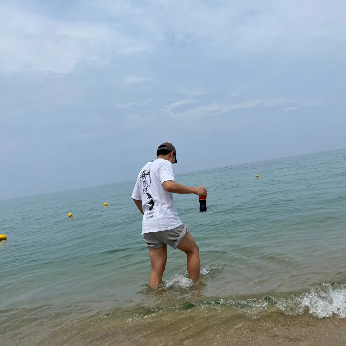 스투시 x 아워레가시 서프맨 티셔츠 화이트 - 21SS thumbnail 3