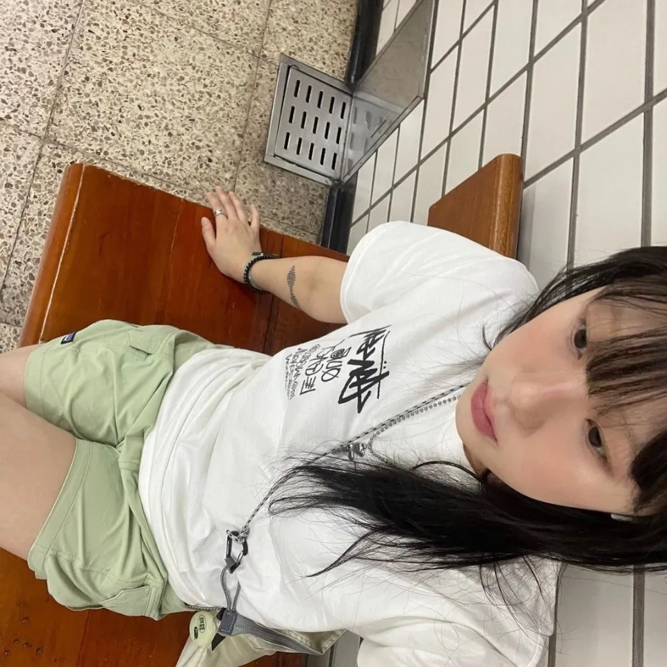 스투시 x 아워레가시 서프맨 티셔츠 화이트 - 21SS thumbnail 7