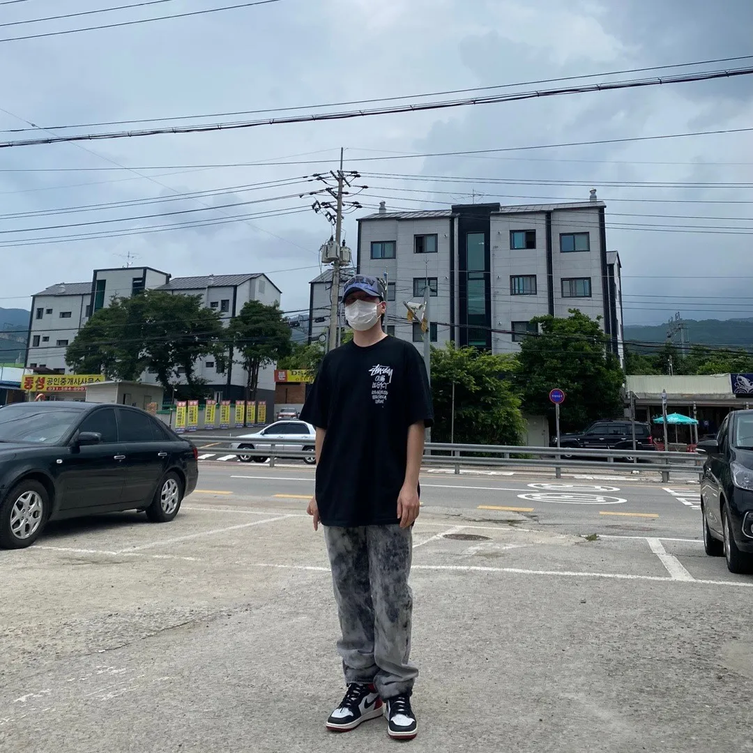 스투시 x 아워레가시 서프맨 피그먼트 다이드 티셔츠 블랙 - 20FW thumbnail 3