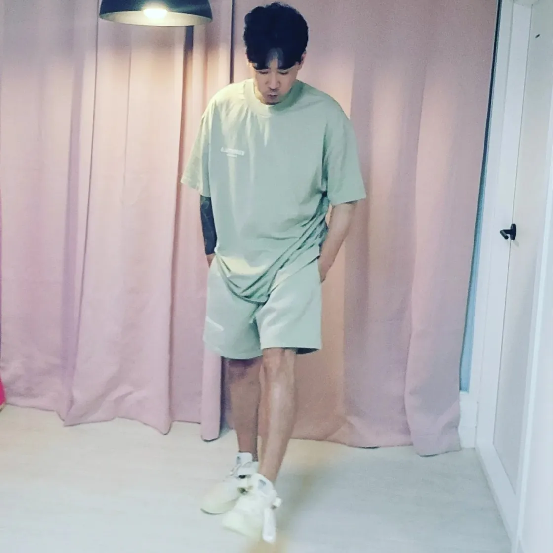 에센셜 티셔츠 씨폼 - 22SS thumbnail 7