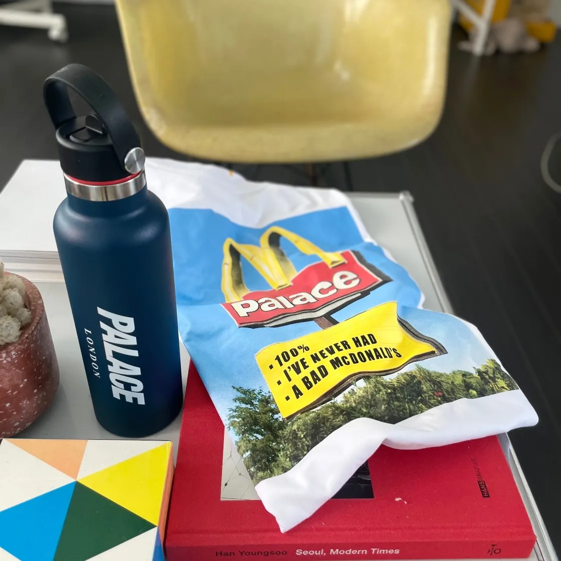 팔라스 x 맥도날드 사인 티셔츠 화이트 - 23FW thumbnail 7