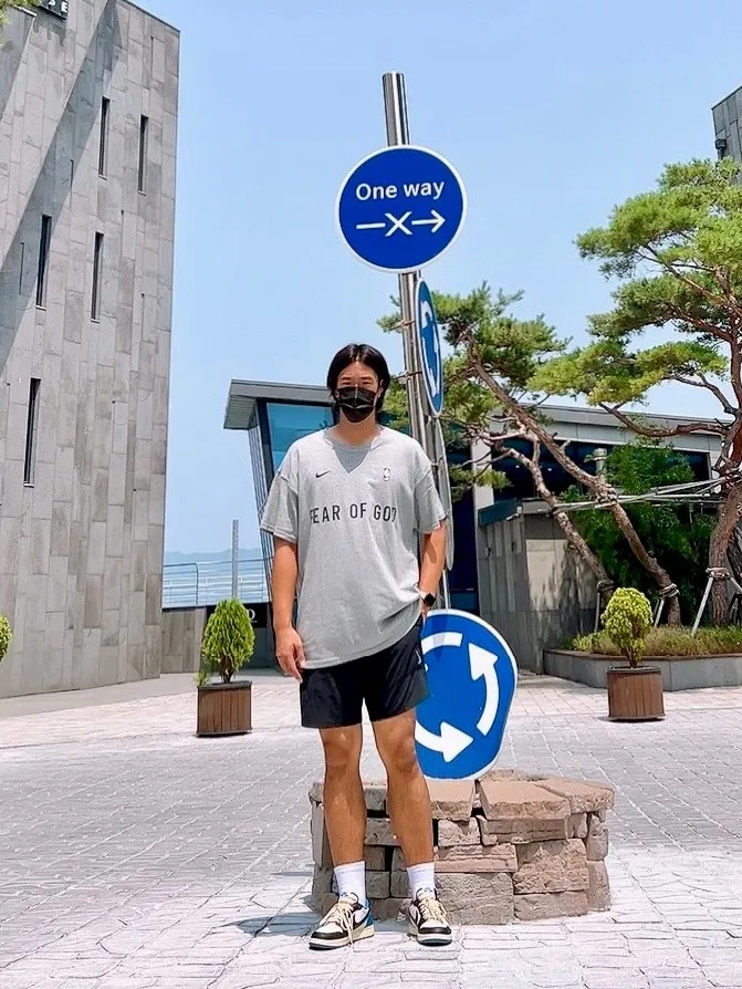 나이키 x 피어 오브 갓 웜업 티셔츠 다크 그레이 헤더 thumbnail 5