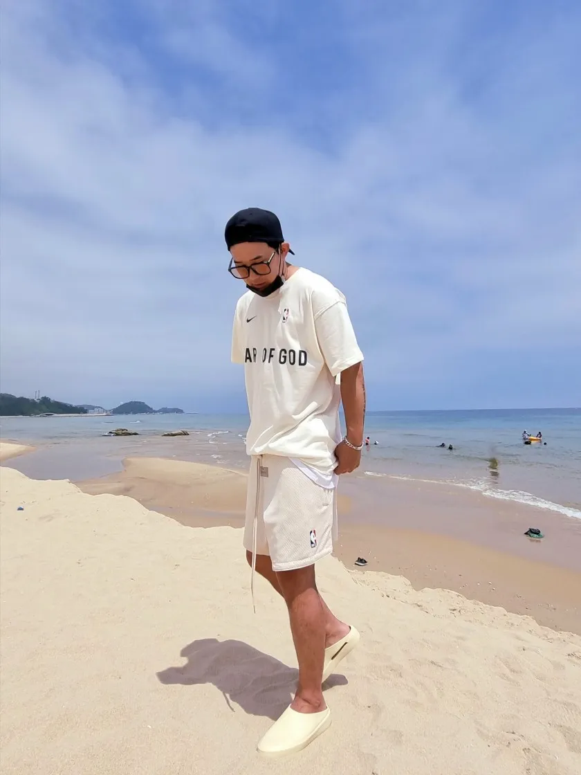 나이키 x 피어 오브 갓 웜업 티셔츠 페일 아이보리 thumbnail 2